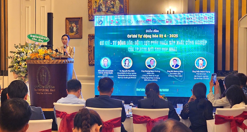 Bà Nguyễn Thị Kim Khánh