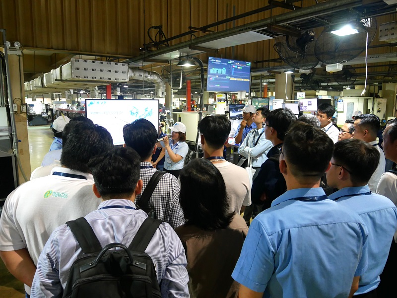 Từ nhà máy Việt Nam đến đối tác toàn cầu: Maruei Việt Nam 5 Diễn giả cùng các đại diện doanh nghiệp tham quan thực tế nhà máy của Maruei Việt Nam