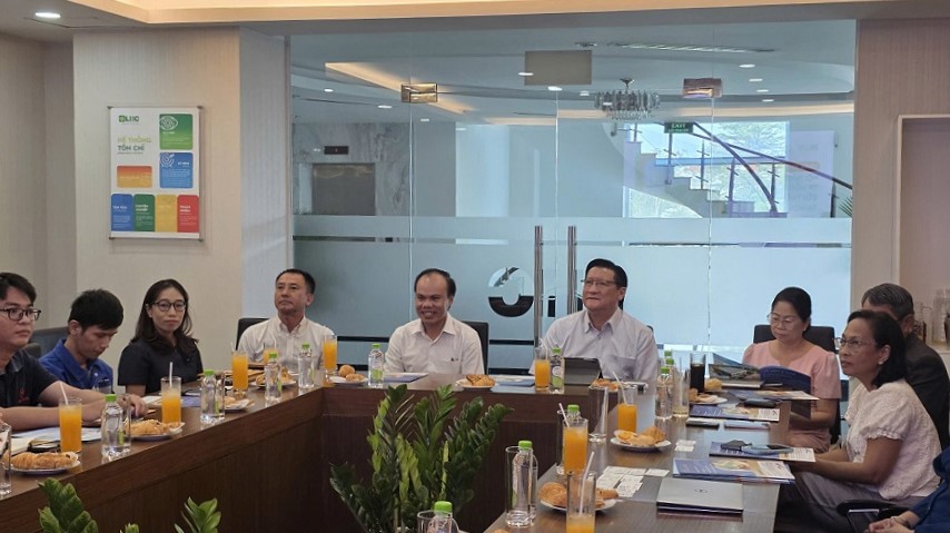 Buổi làm việc diễn ra trong không khí cởi mở, tập trung vào kết nối doanh nghiệp và thúc đẩy ứng dụng tự động hóa.