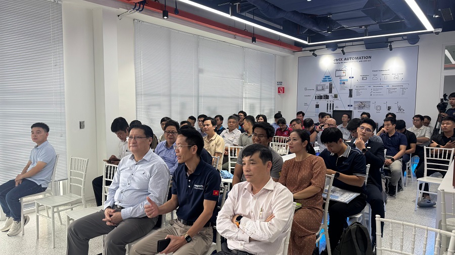AutoTech Cafe kỳ 4: Ứng dụng AI trong sản xuất 7 Toàn cảnh khách mời tham dự AutoTech Cafe kỳ 4