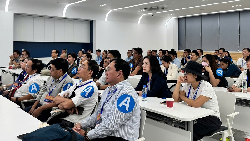 ROBOTECH Asia 2026: Tiếp cận công nghệ và cơ hội giao thương 2 Doan cong tac HAuA va VRA tham gia hoi thao gioi thieu cong nghe tai trien lam
